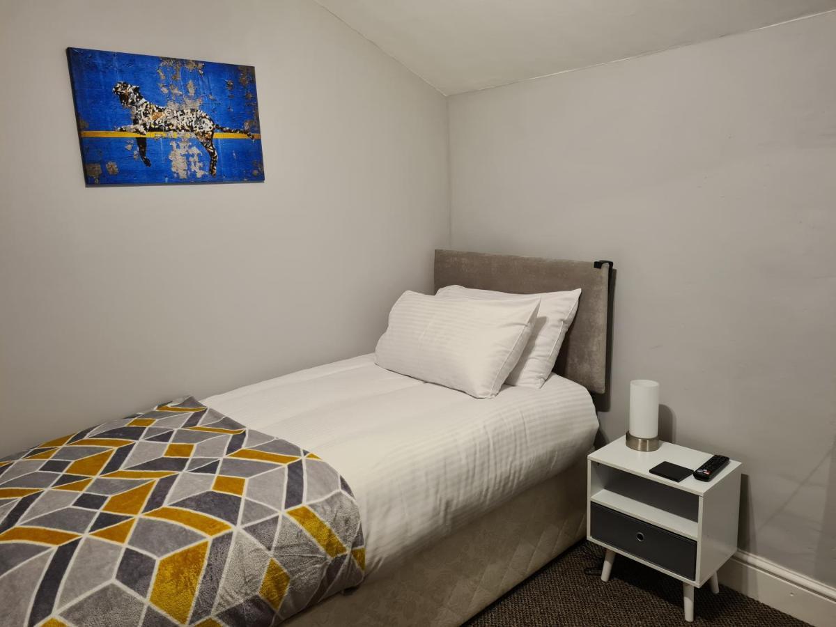 Carpenters Arms Hotel Бостън Екстериор снимка